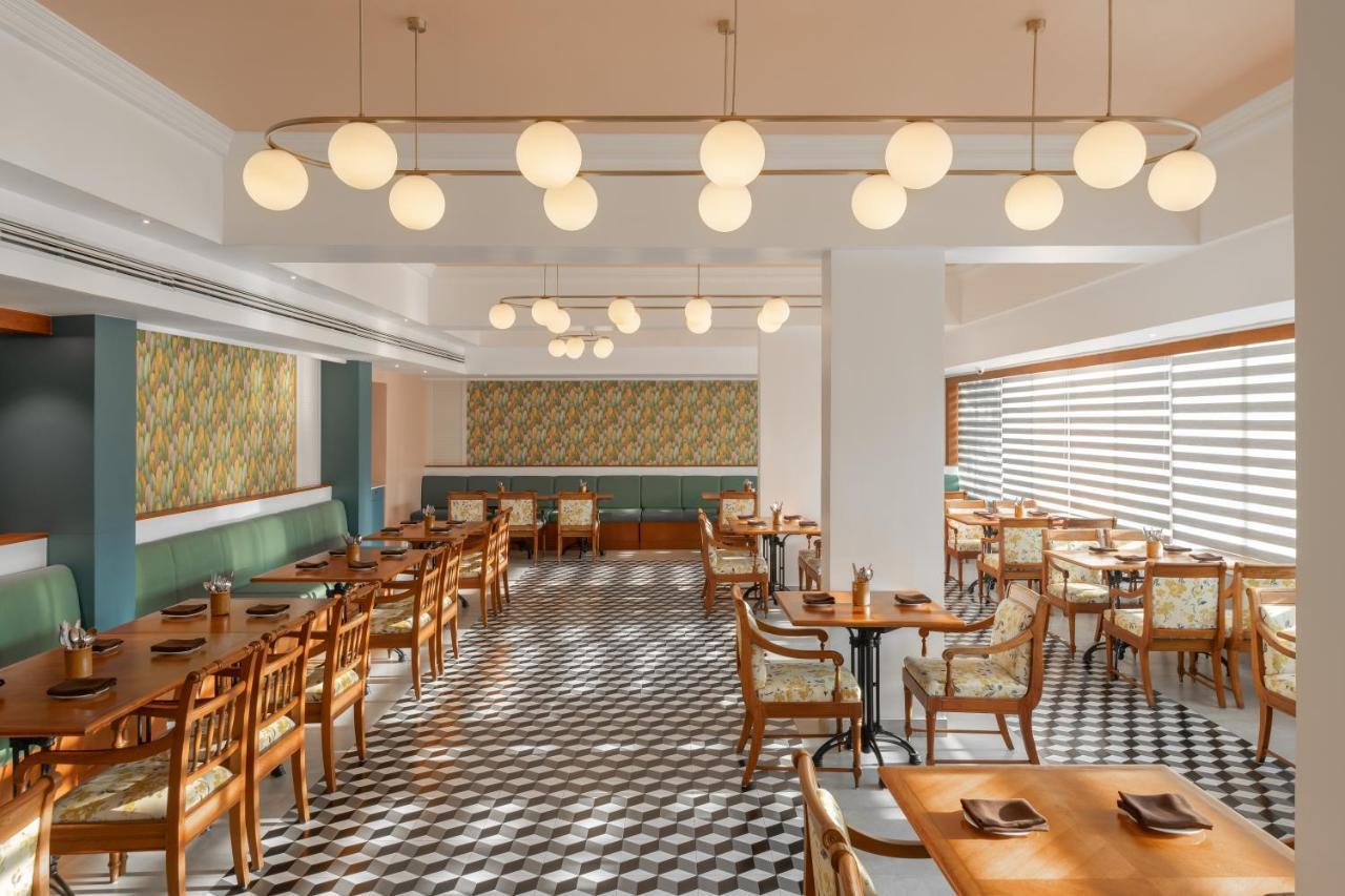 The Avenue Regent Kochi Exterior foto