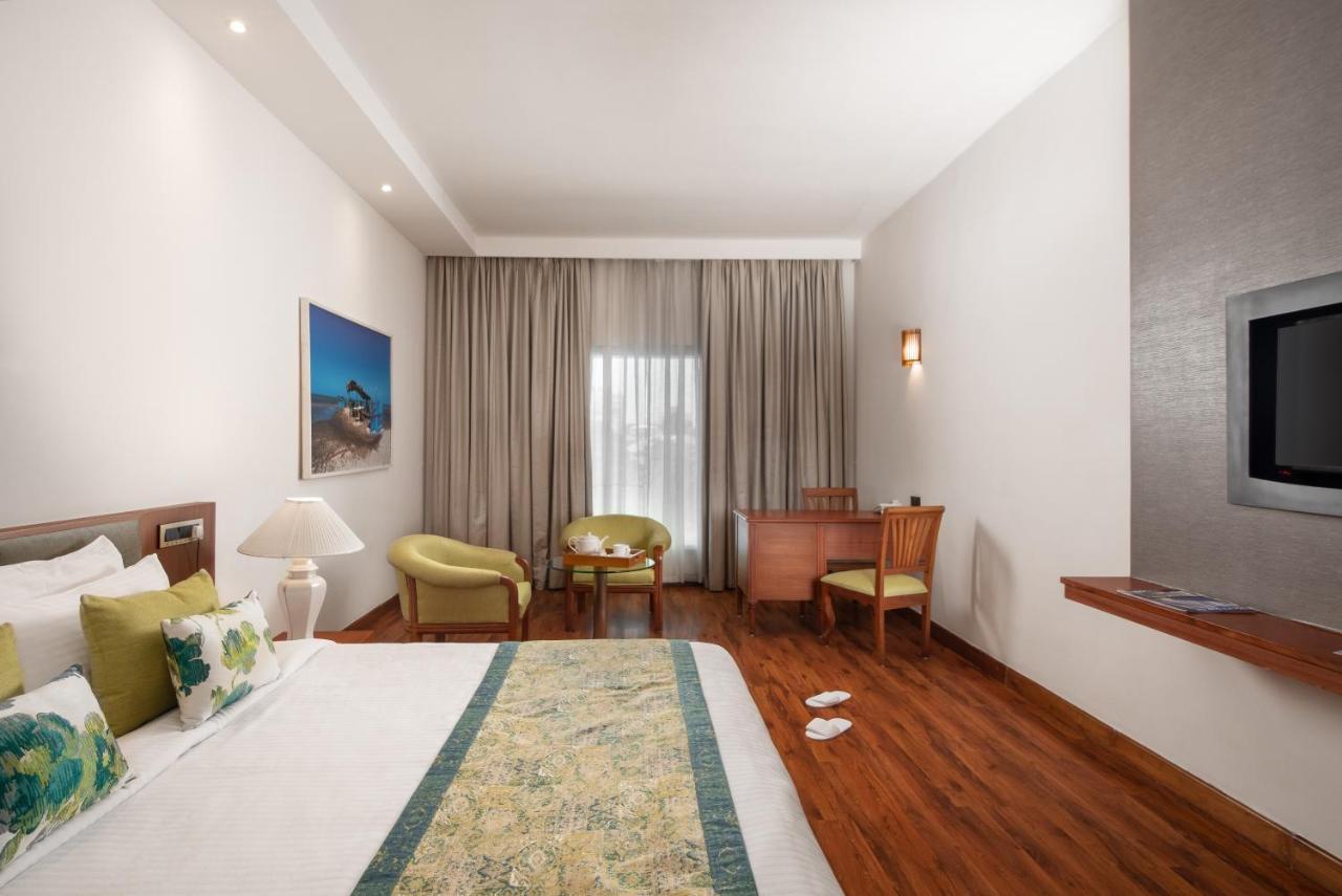 The Avenue Regent Kochi Exterior foto